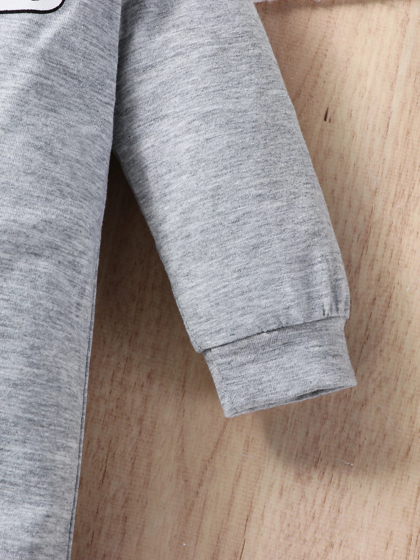 Autumn and winter baby boy cute casual fashion HELLO English letter long sleeved round neck jumpsuit+hat